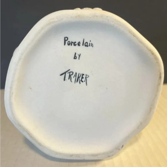 Traker Babes In The Woods Pitcher Jug 6" Tall Embossed Porcelain Bisque Finish - Picture 5 of 6